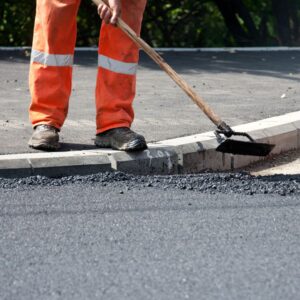asphalt pouring