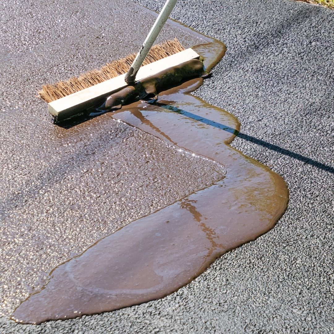 asphalt sealcoating